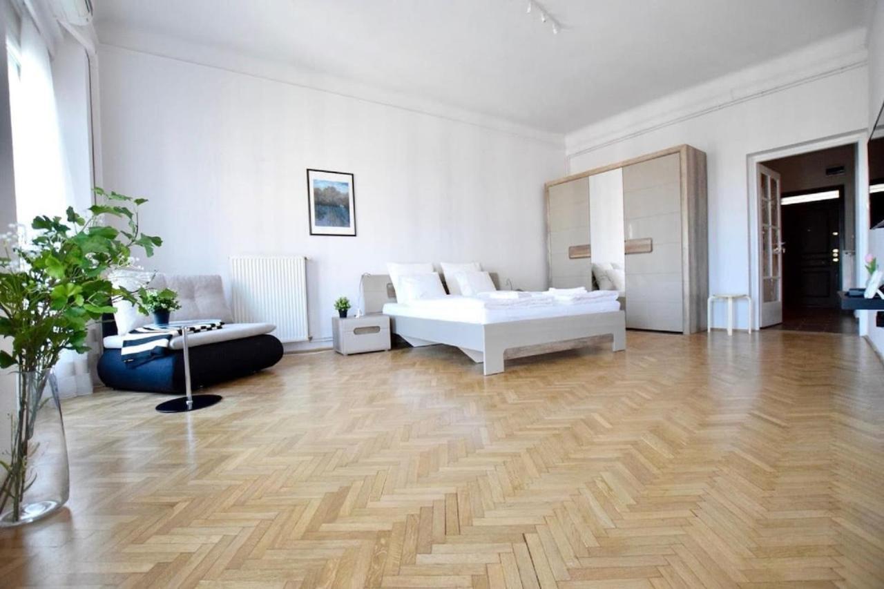 Era Nyugati Square Best View Ever Apartman Budapest