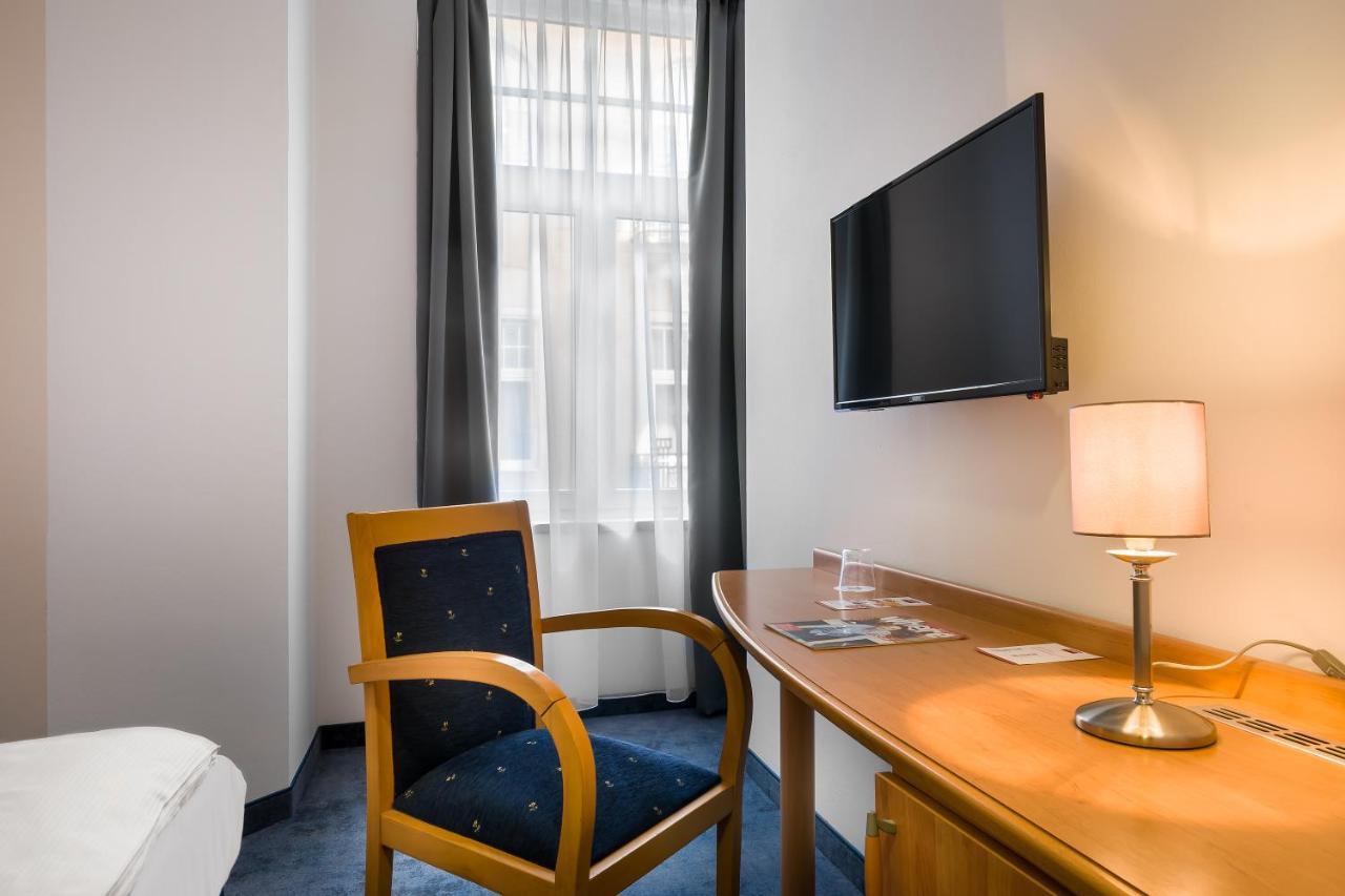 Golden Park Hotel 4*