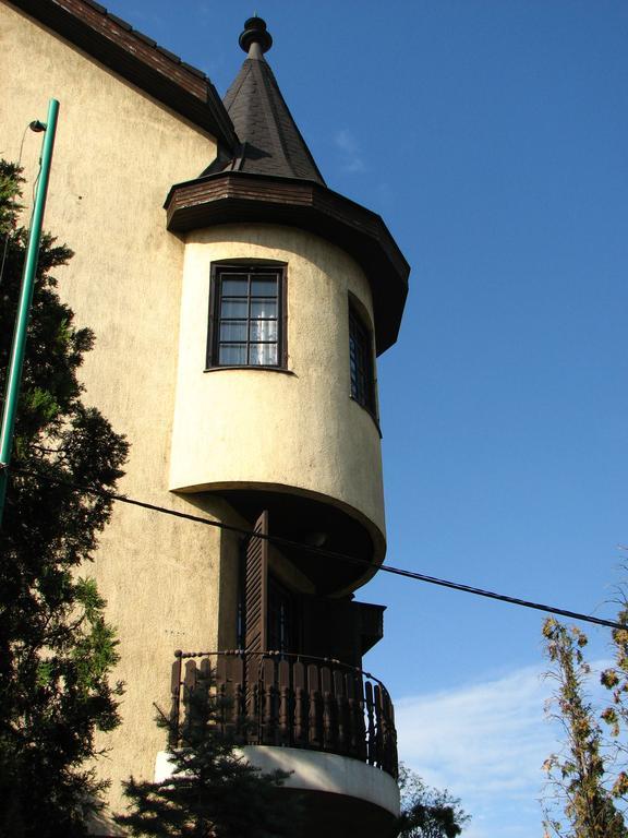 Lucky Hotel