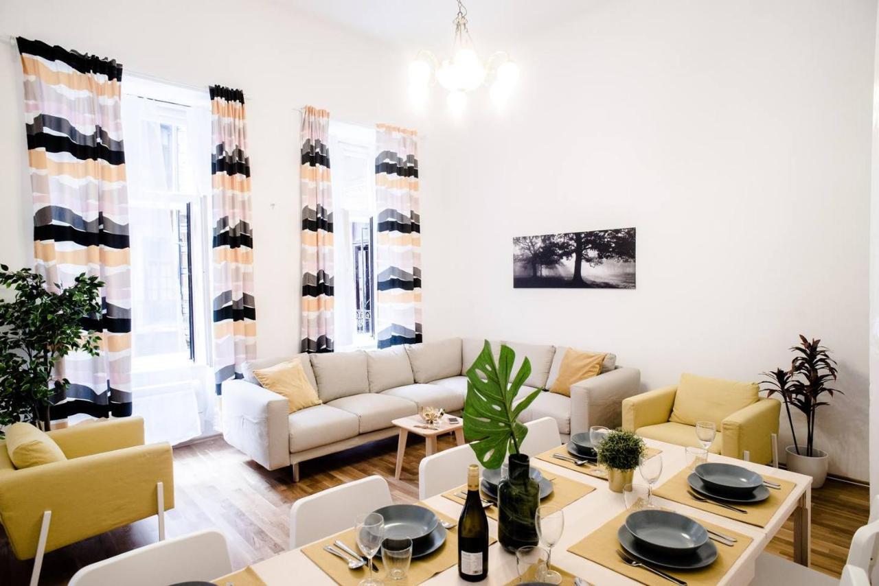 Huge, Central For 8 People