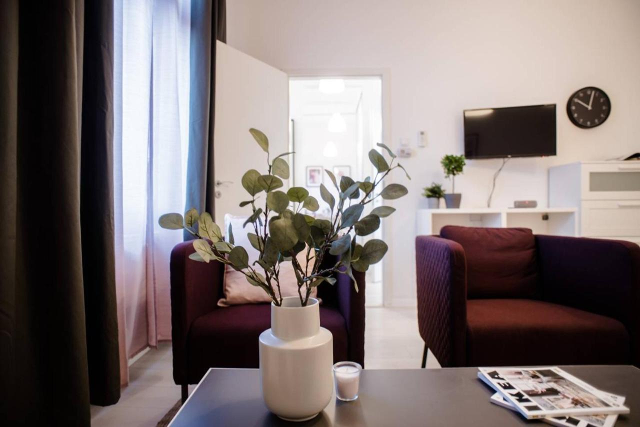 Very Central, New And Comfy With A/c * Budapest