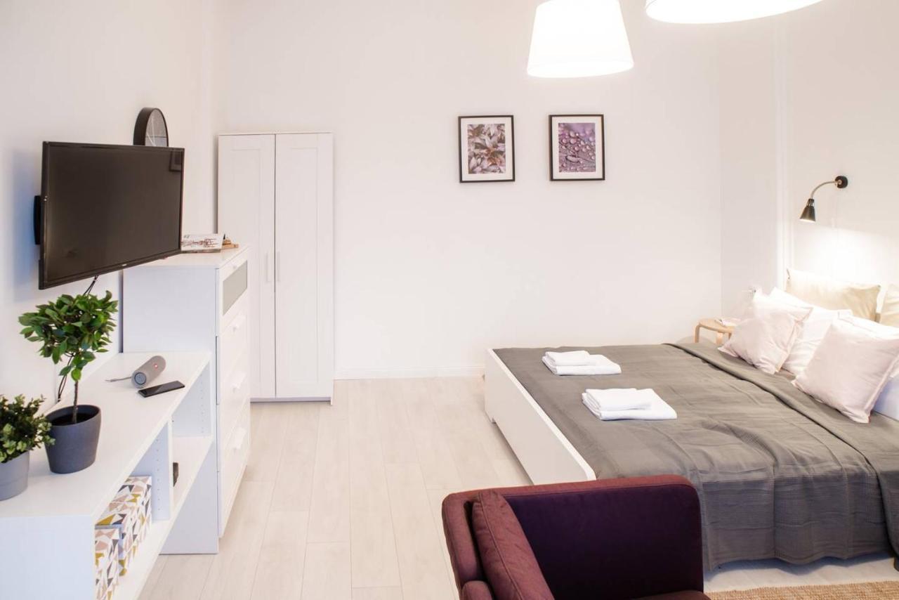 Very Central, New And Comfy With A/c Budapest