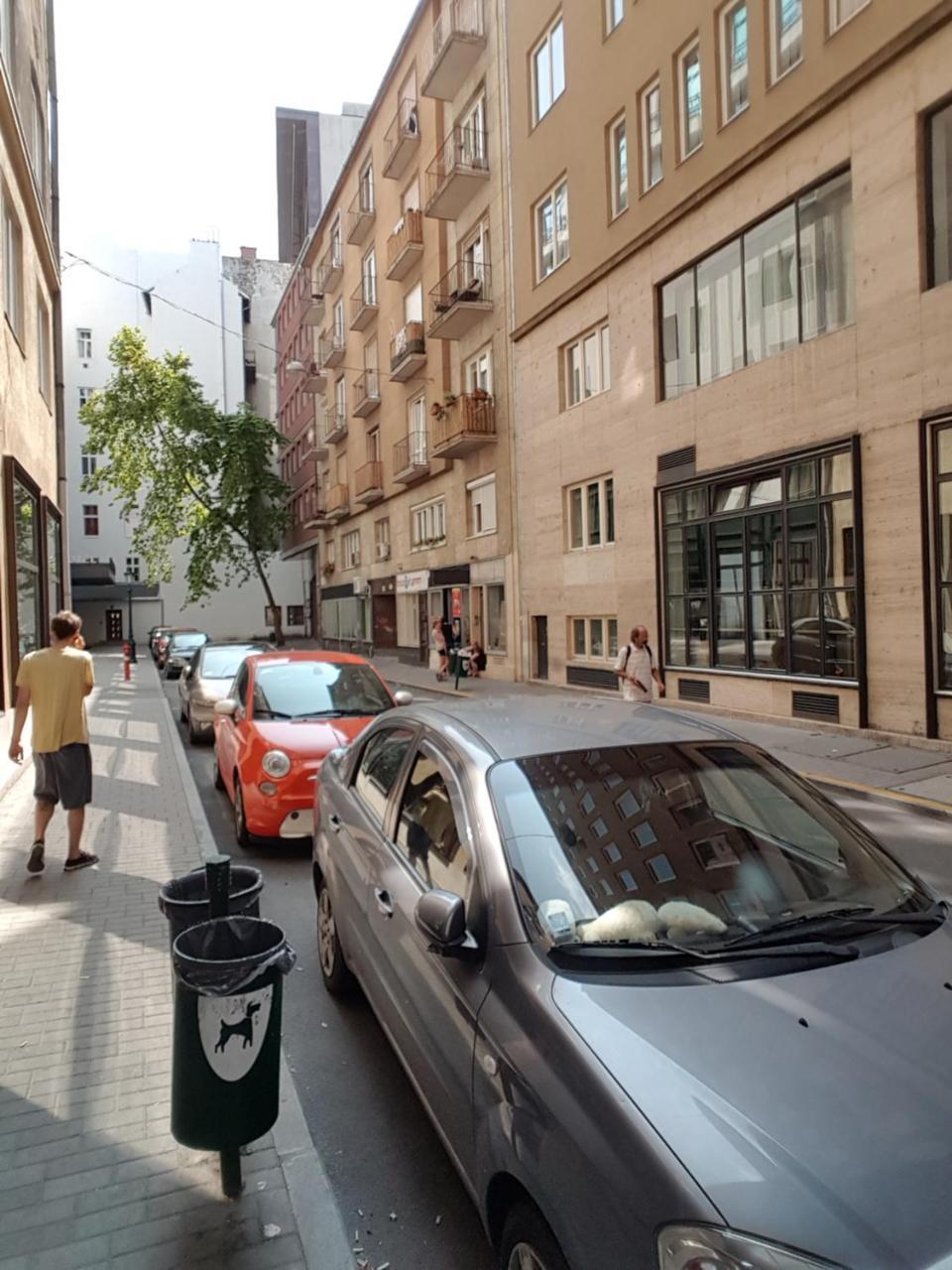 Karoly13 Apartmán *