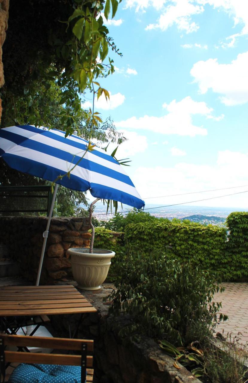 View Small House Free Parking Self Check-in Apartment Budapest