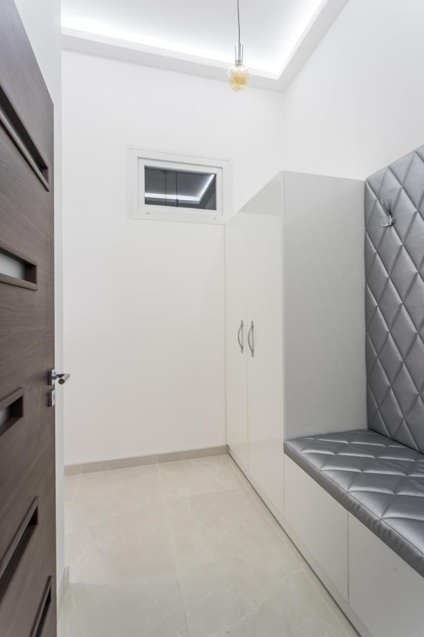 Luxury With Free Garage And Balcony In The Center Budapest