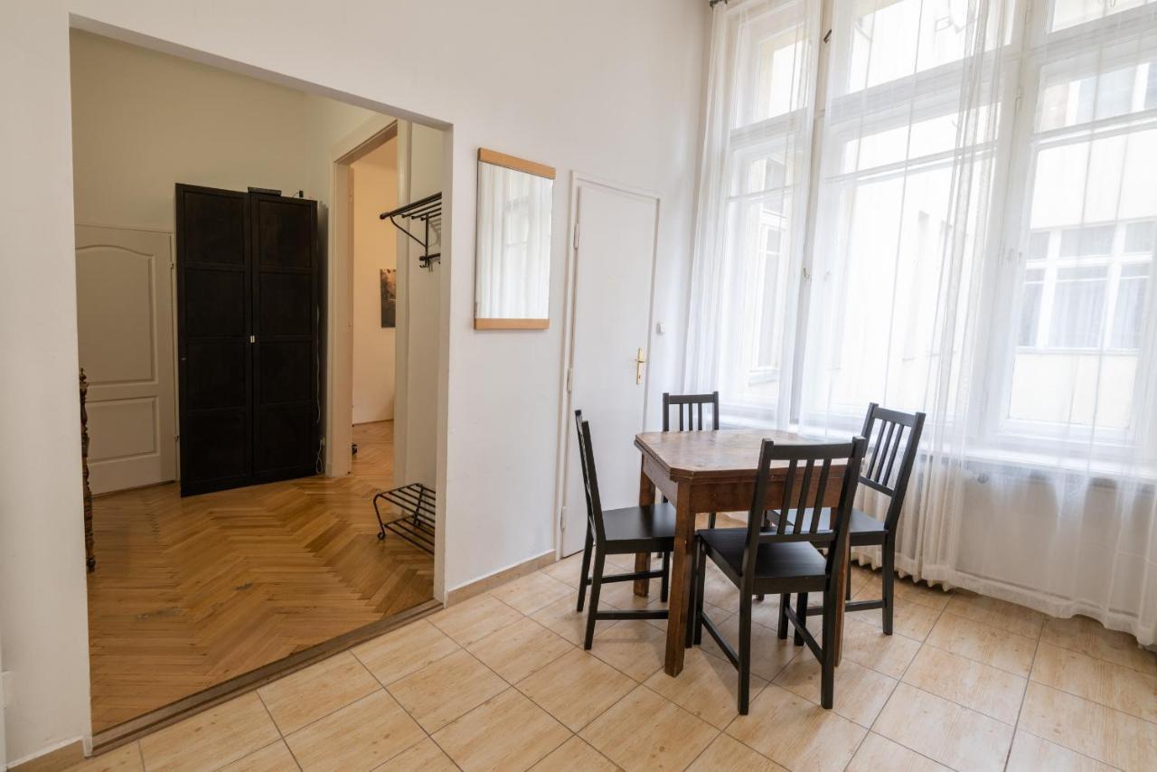 Parliament Prime Deluxe Apartment