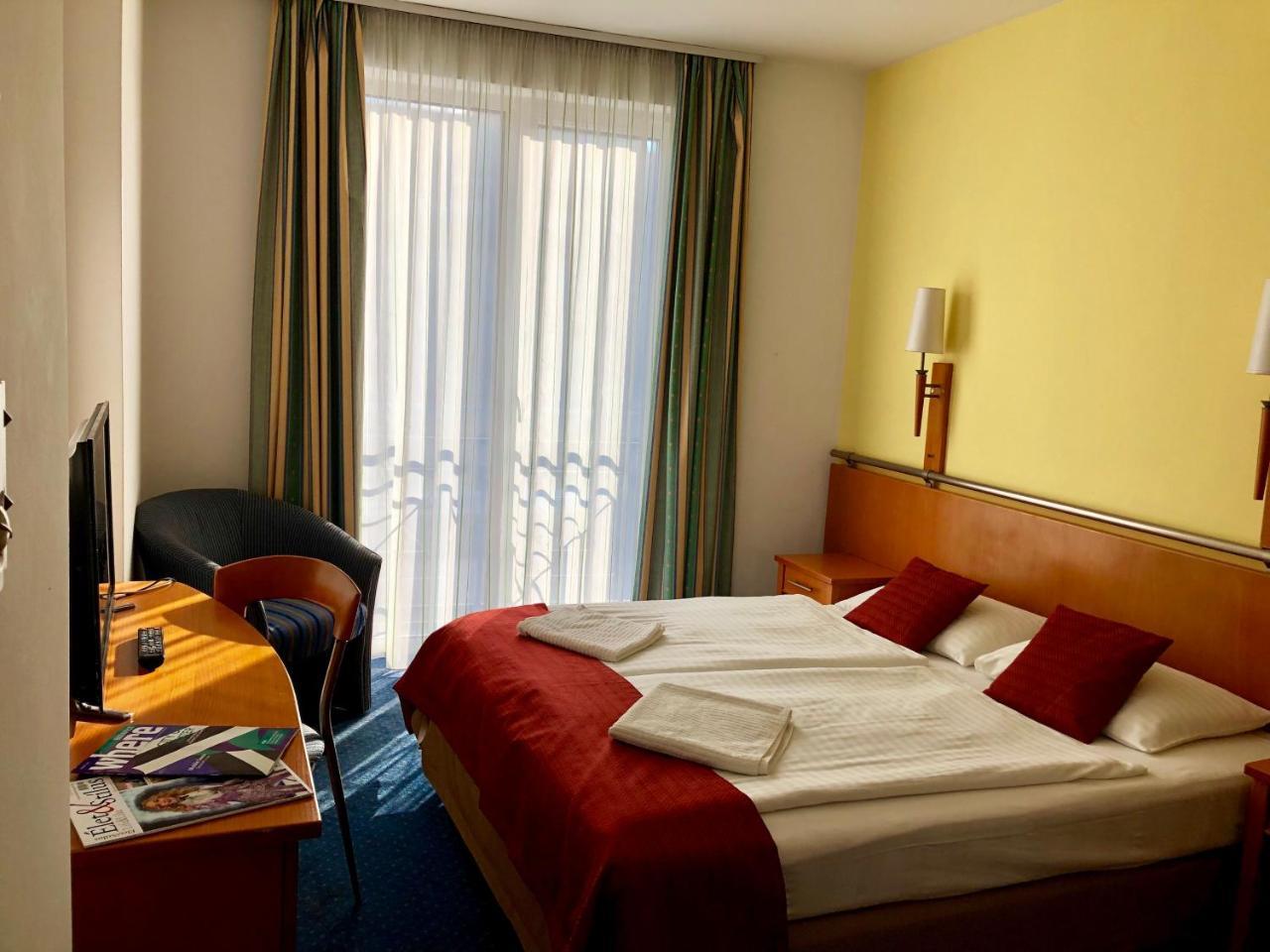 Hotel Veritas 3*