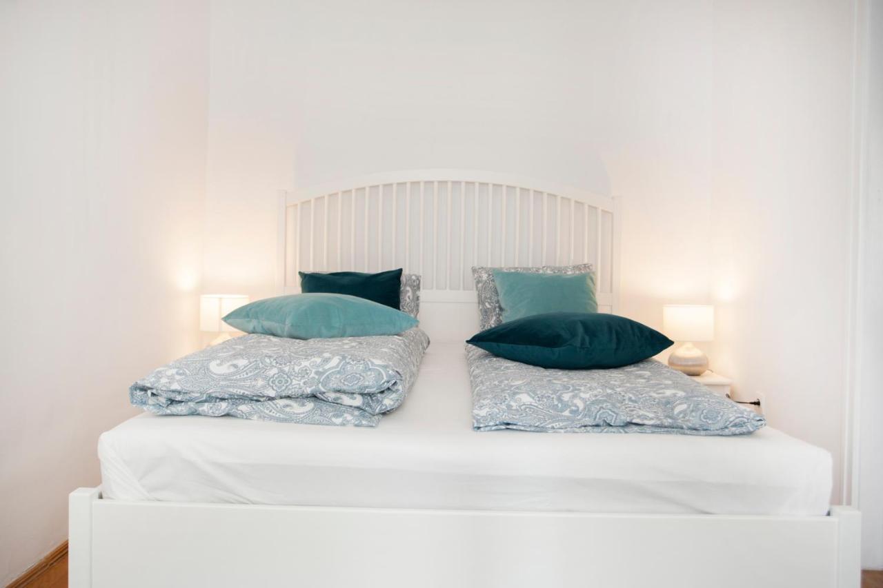 Christine-2 Bedrooms In The Downtown *
