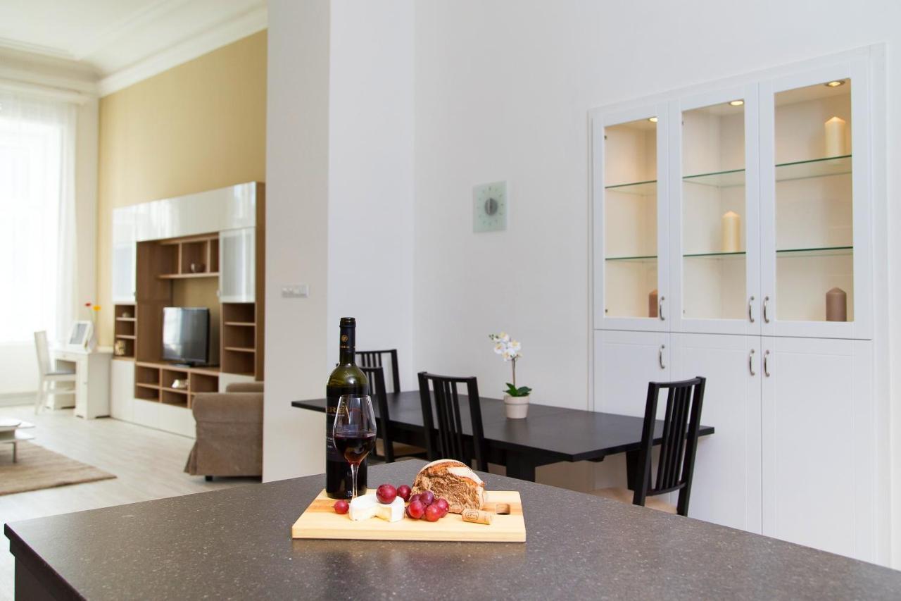 Pelicanstay At Riverside Danube Appartamento