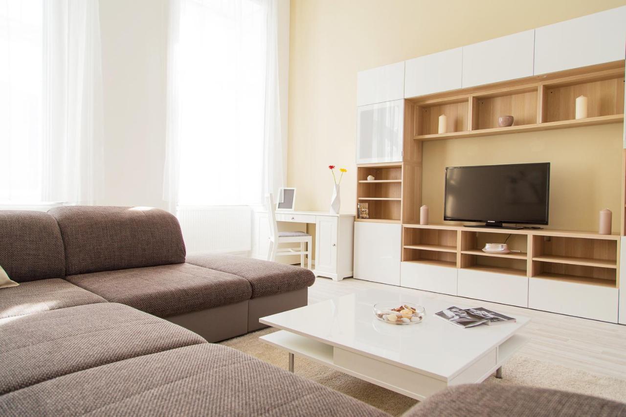 Pelicanstay At Riverside Danube Budapest