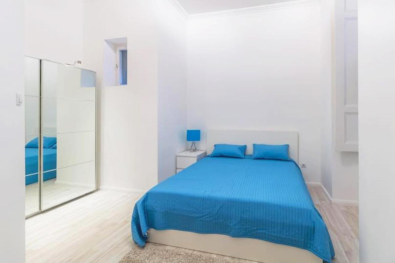Pelicanstay At Riverside Danube *
