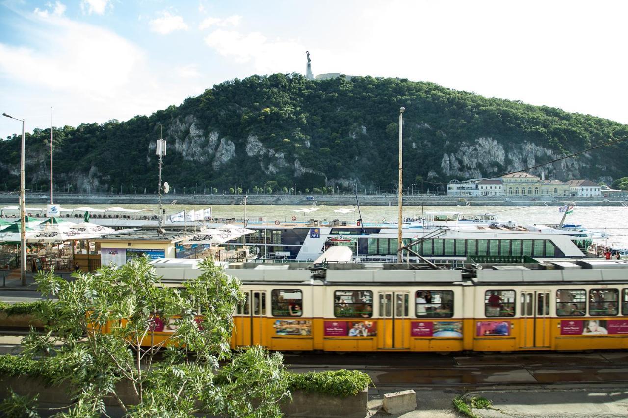 Pelicanstay At Riverside Danube Apartmán