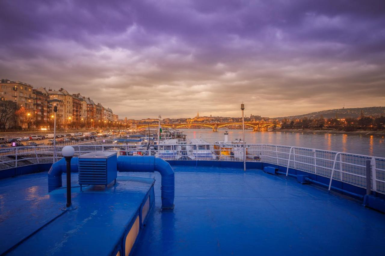 Fortuna Boat Botel Budapest