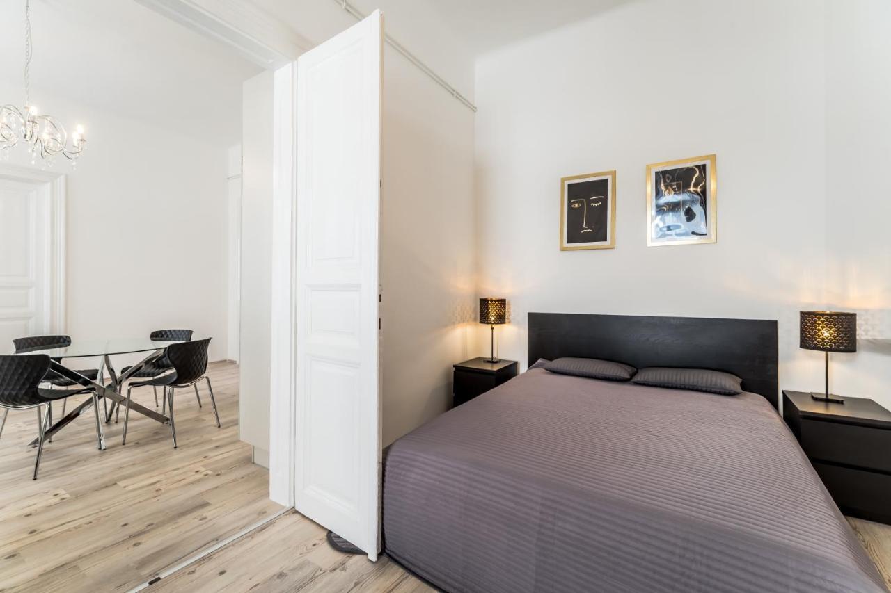 Riverside Molnar26 Apartman *