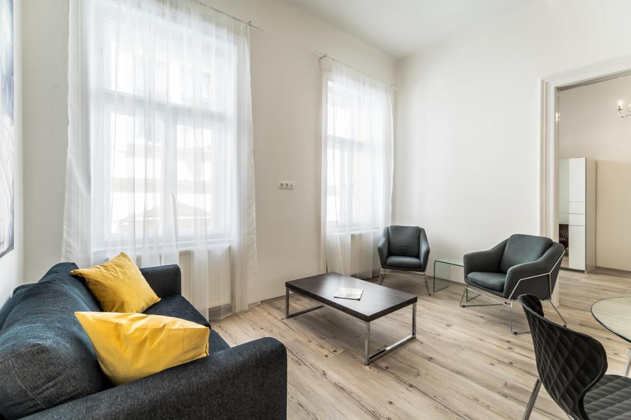 Riverside Molnar26 Apartman