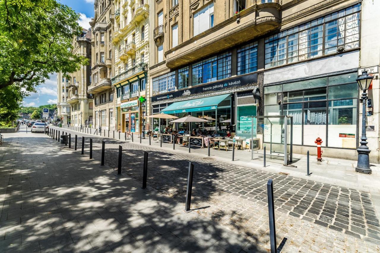 Riverside Molnar26 Apartman *