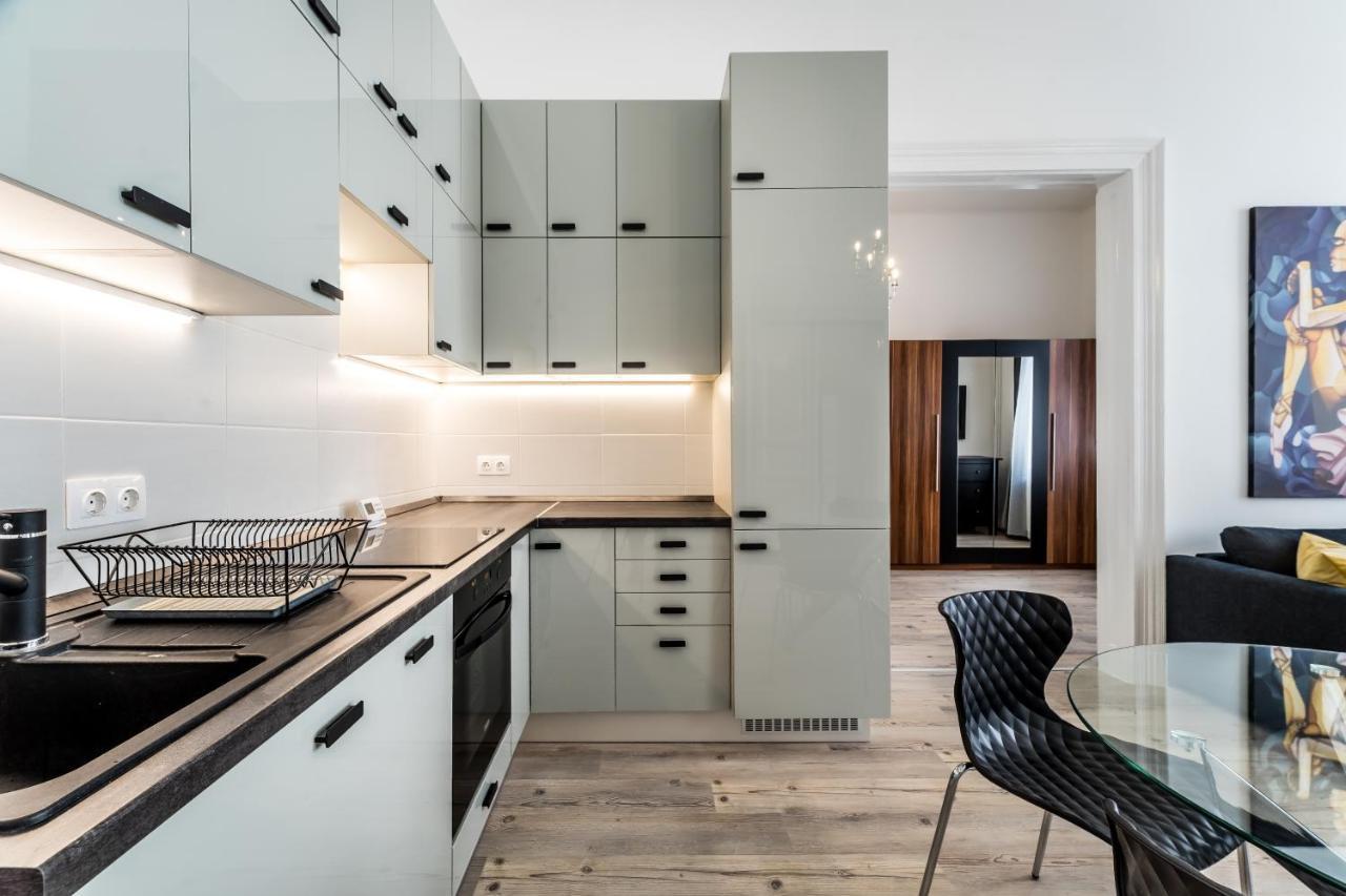 Riverside Molnar26