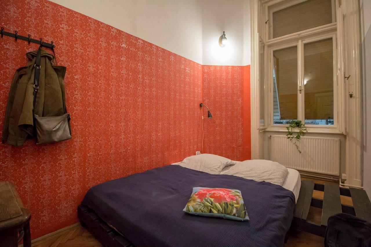 Hostal Baroque Hostel&coworking *