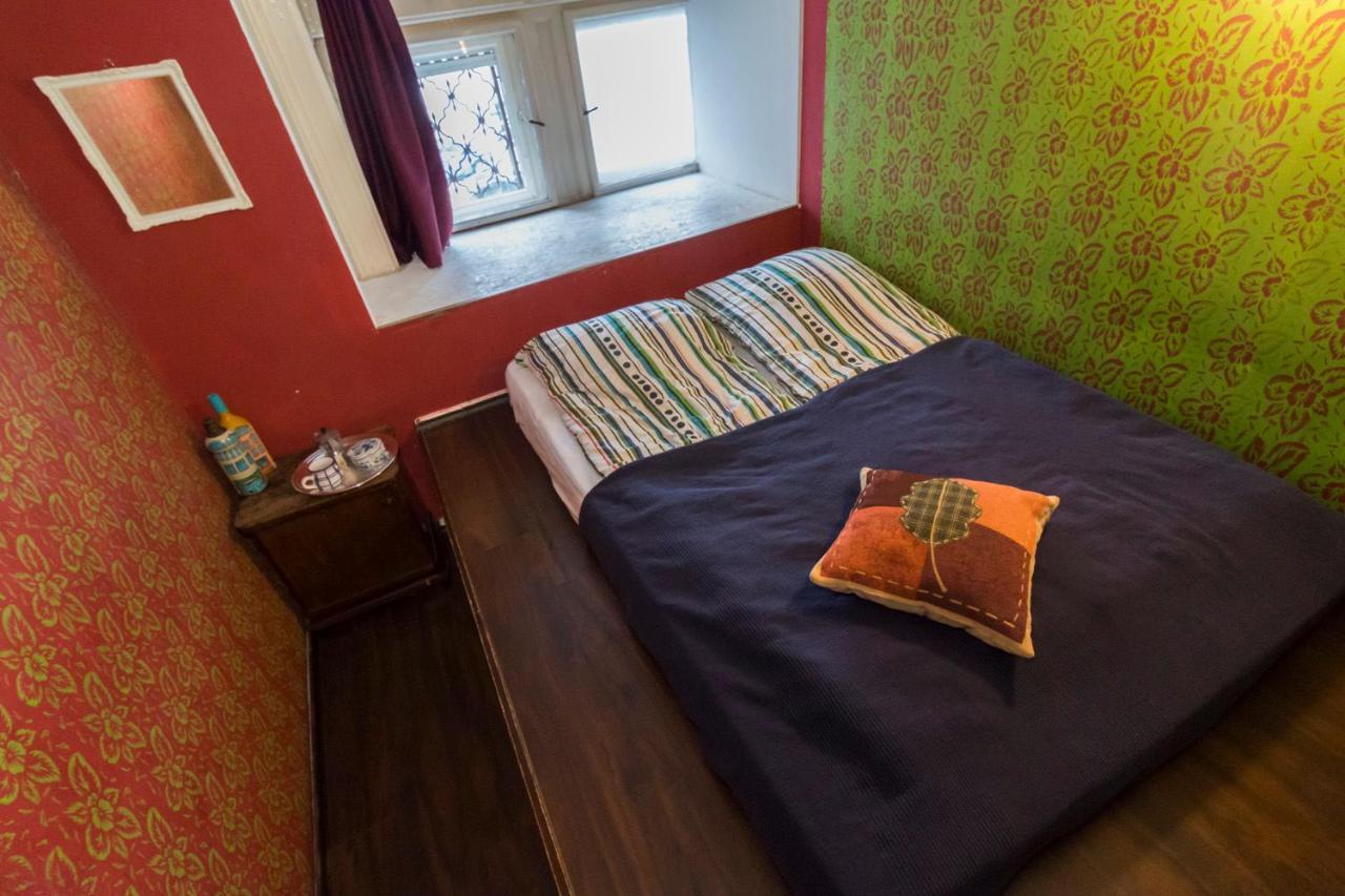 Hostal Baroque Hostel&coworking *