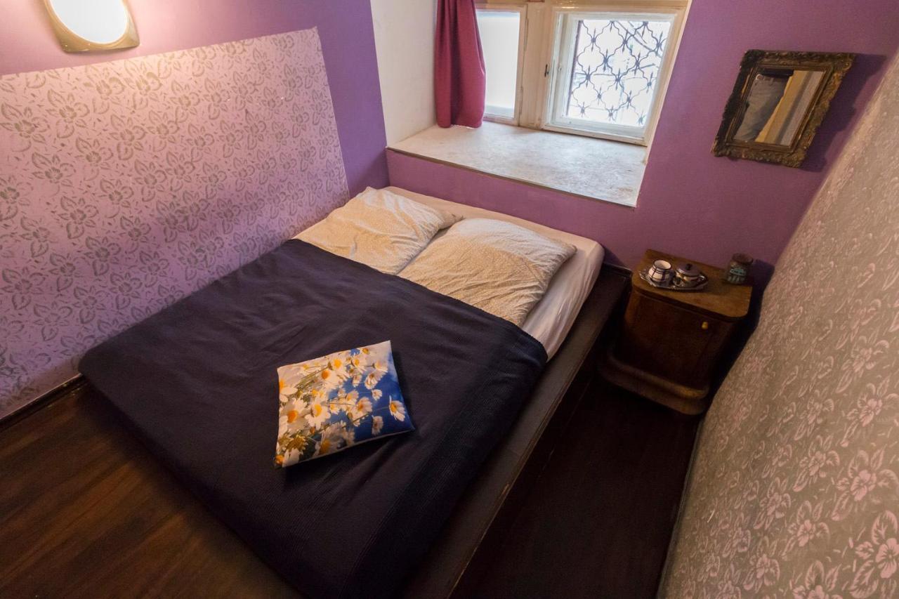 Hostal Baroque Hostel&coworking *