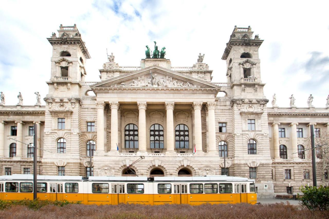 Rafaella * Budapest