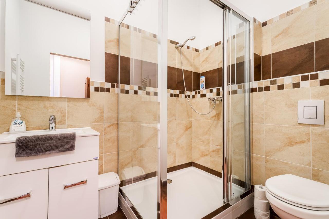 Berta - 4 Bedrooms, 3 Baths Apartamento *