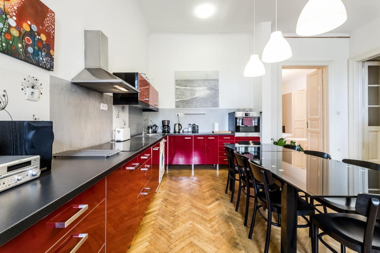 Berta - 4 Bedrooms, 3 Baths Apartamento
