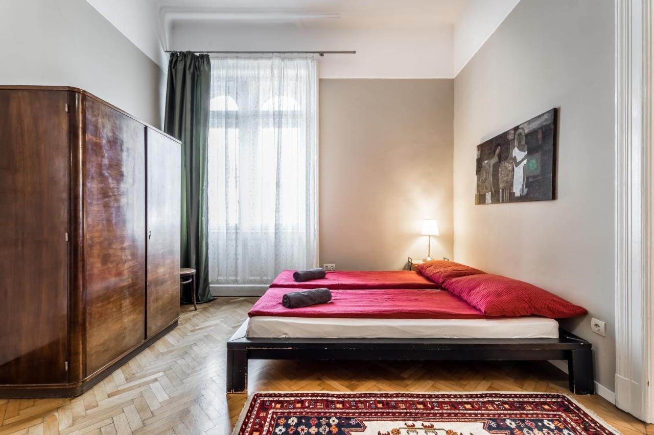 Berta - 4 Bedrooms, 3 Baths Apartamento Budapest