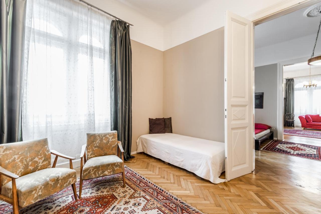 Berta - 4 Bedrooms, 3 Baths Apartamento Budapest