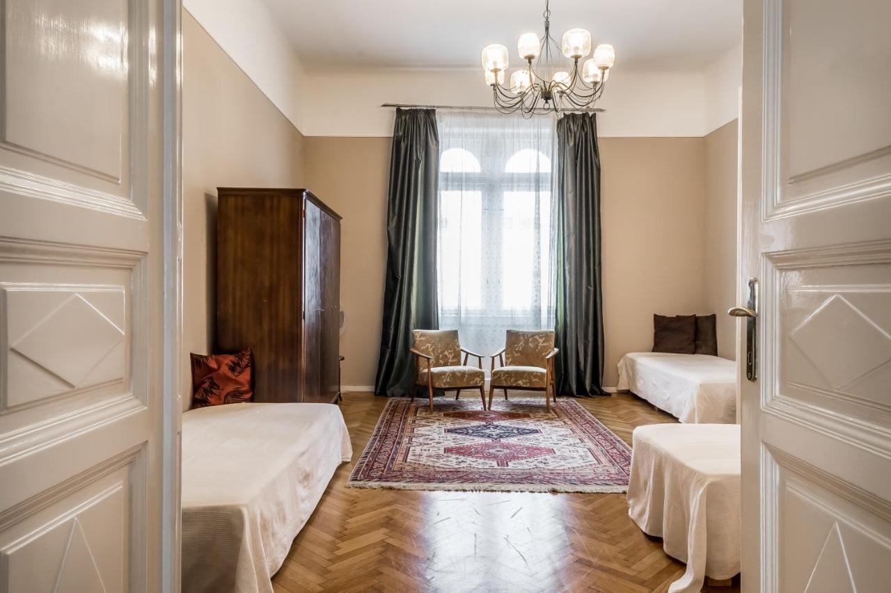 Berta - 4 Bedrooms, 3 Baths Apartamento
