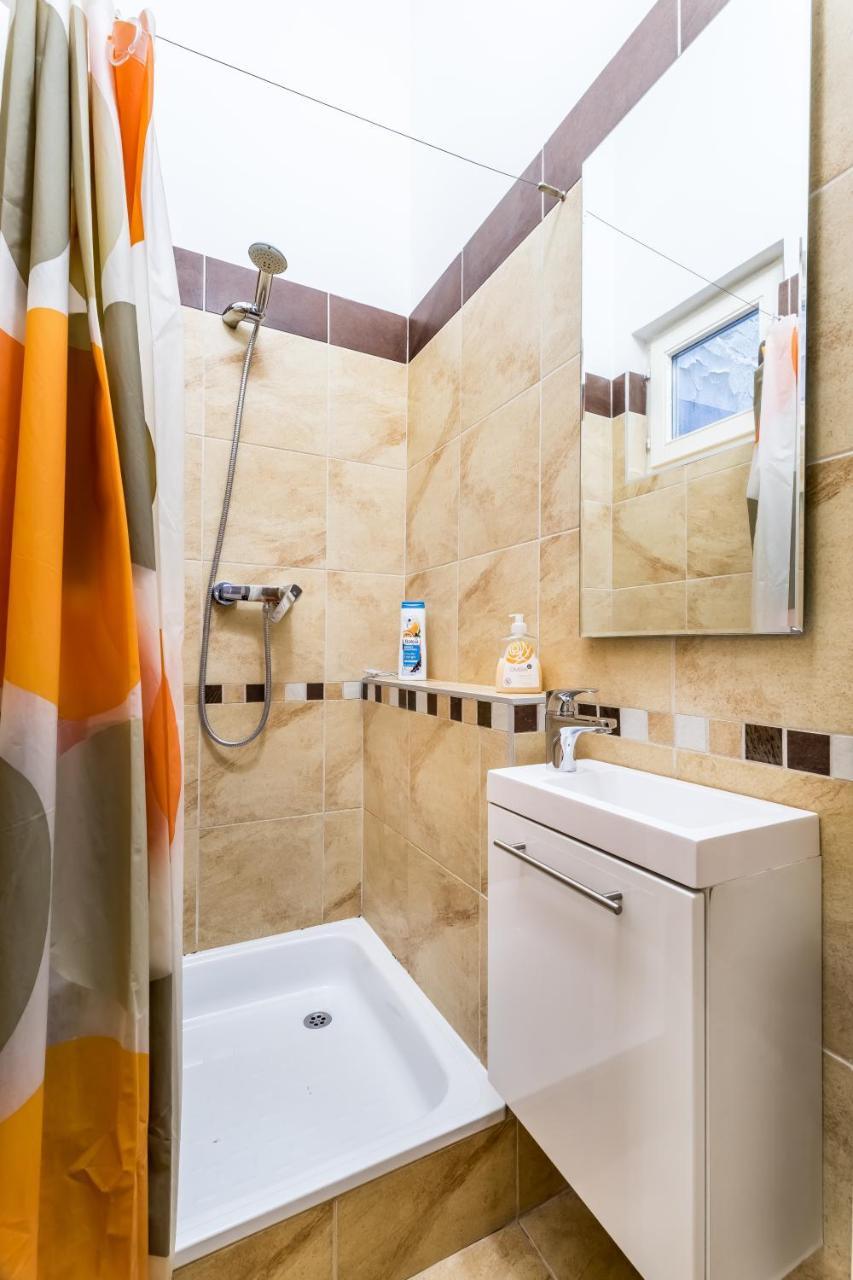 Apartamento Berta - 4 Bedrooms, 3 Baths Budapest