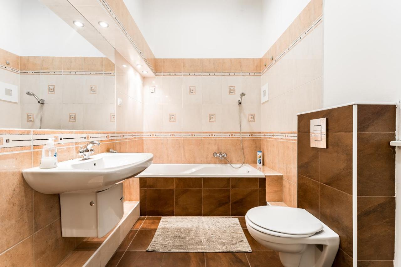 Apartamento Berta - 4 Bedrooms, 3 Baths