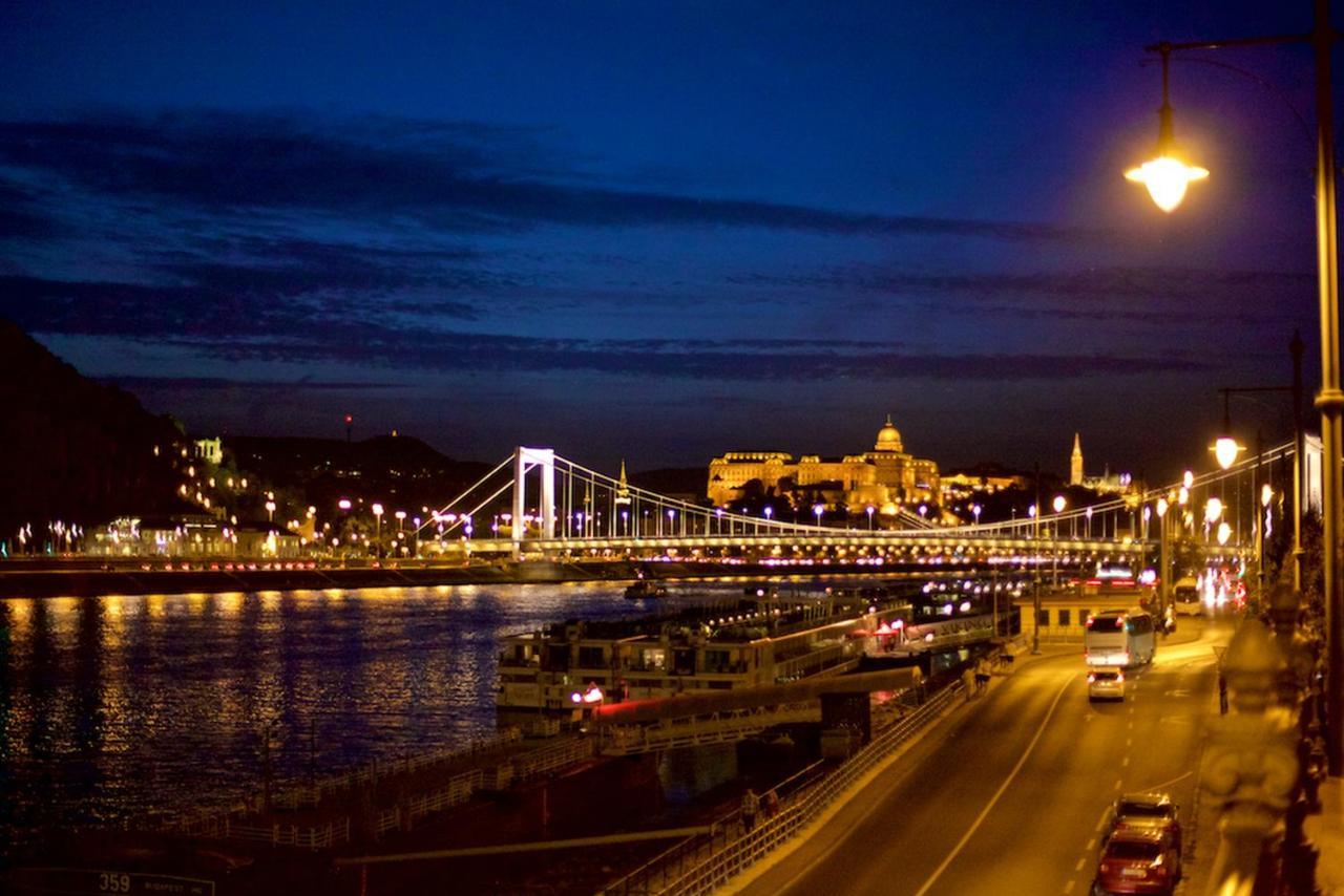 Pelicanstay At Riverside Danube Budapest