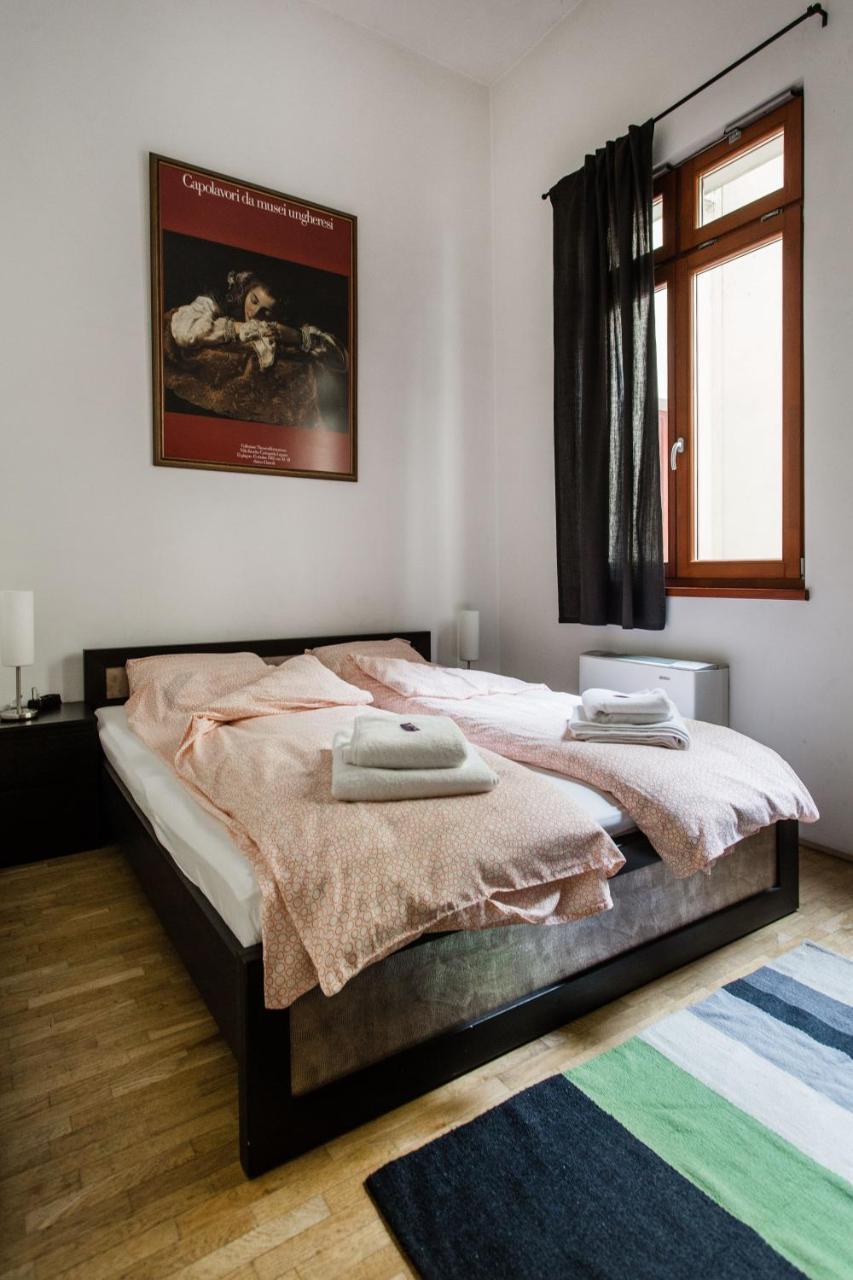 Family By Heroes' Square Apartamento