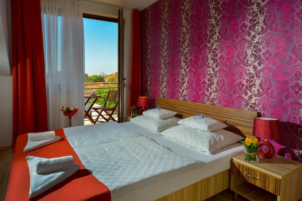Sunshine Hotel 3*