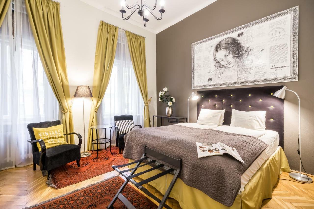 Da Vinci Art Apartment