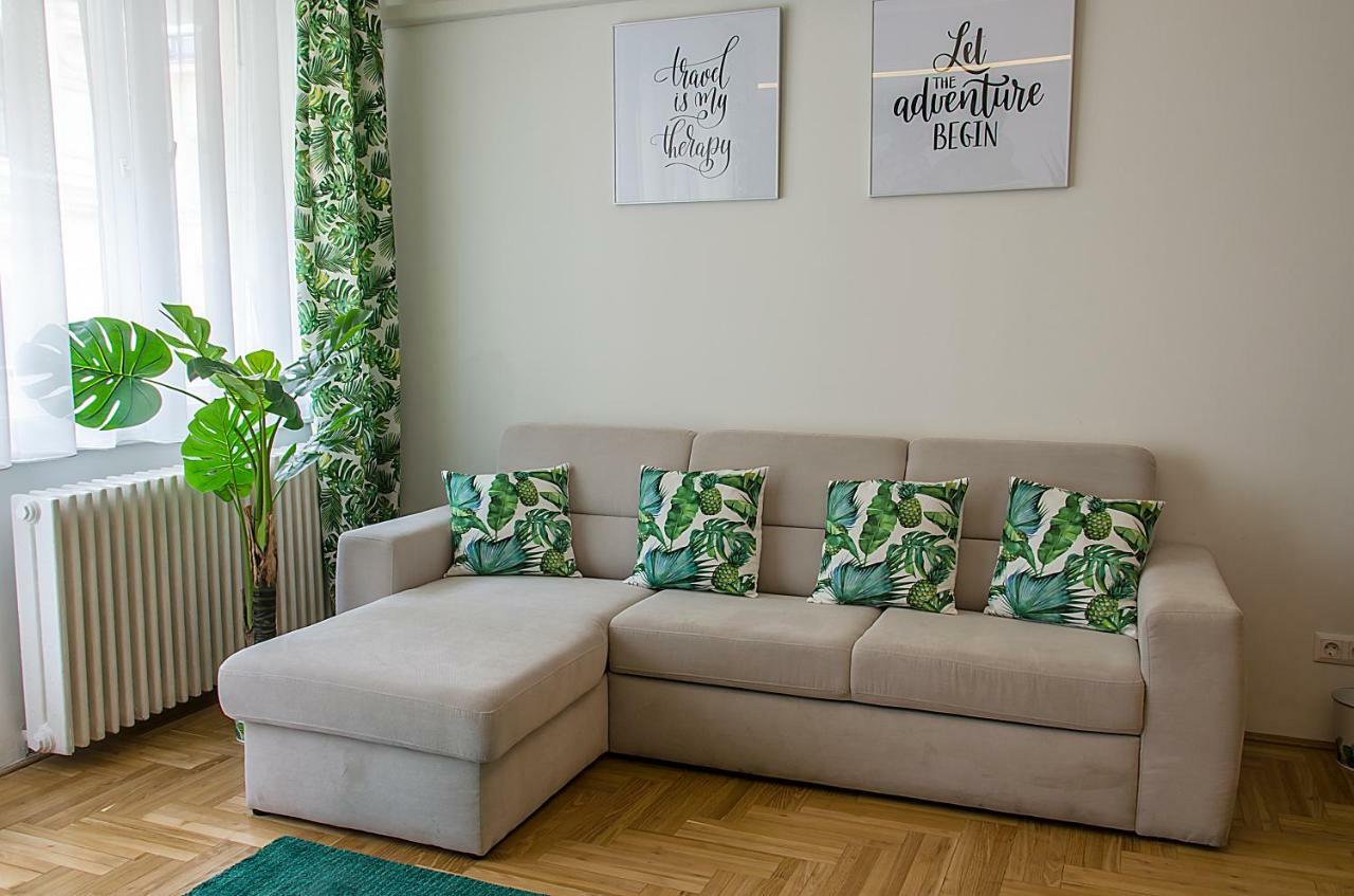Tropical Apartment