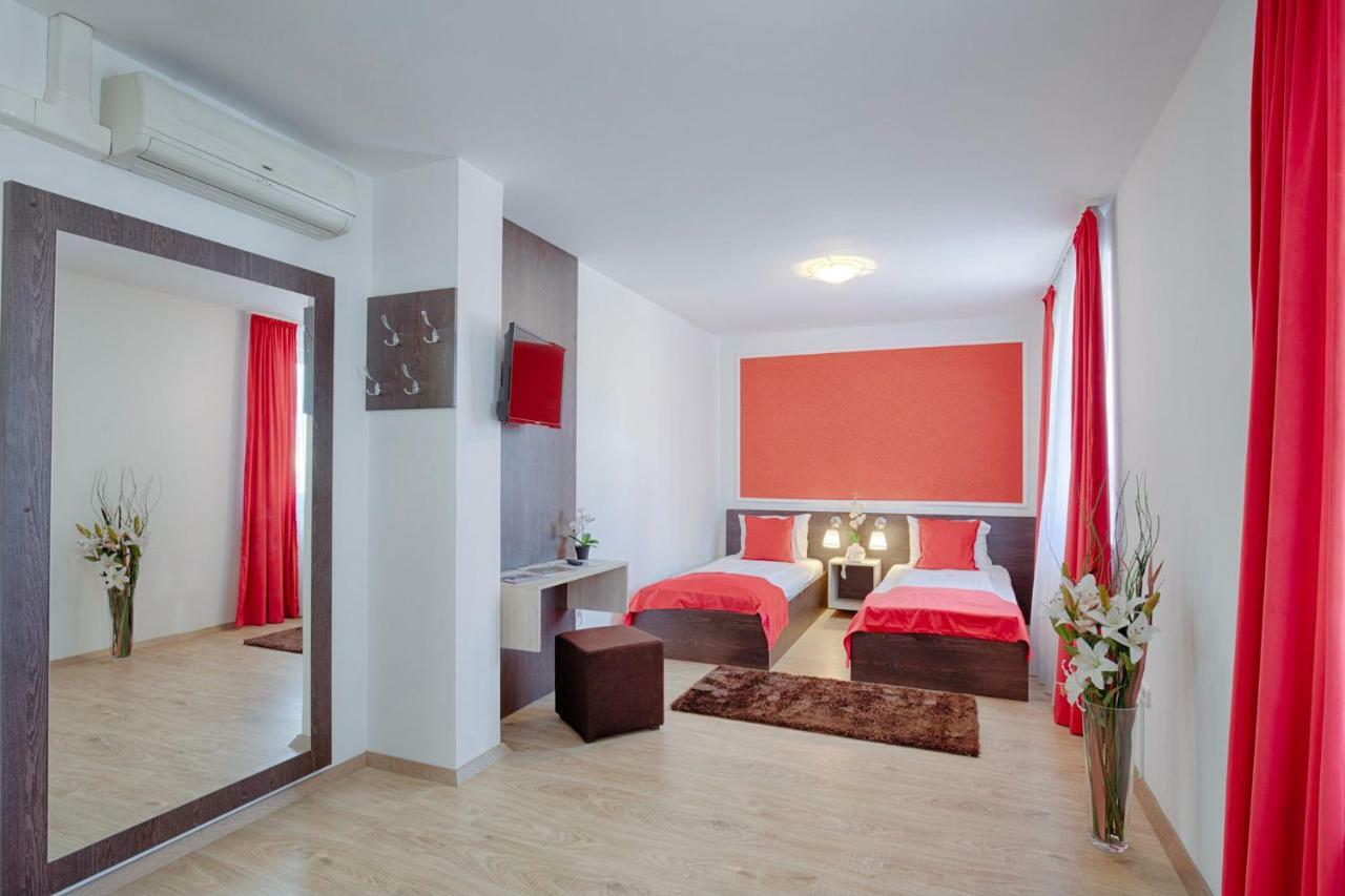 Triple M Hotell