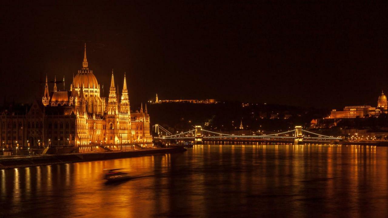 Gng * Budapest