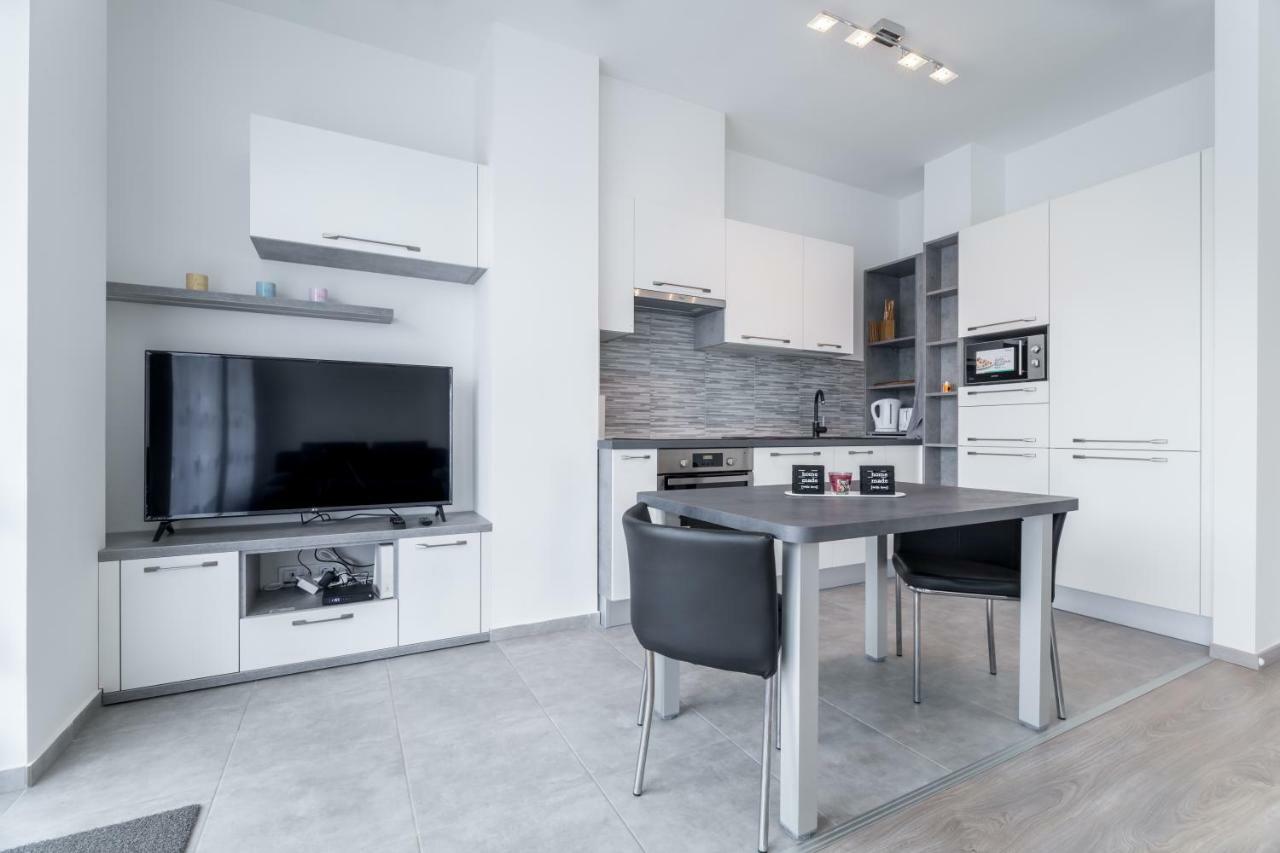 Apartament Bpr Chic White With Terrace & A/c & Garage Budapeszt