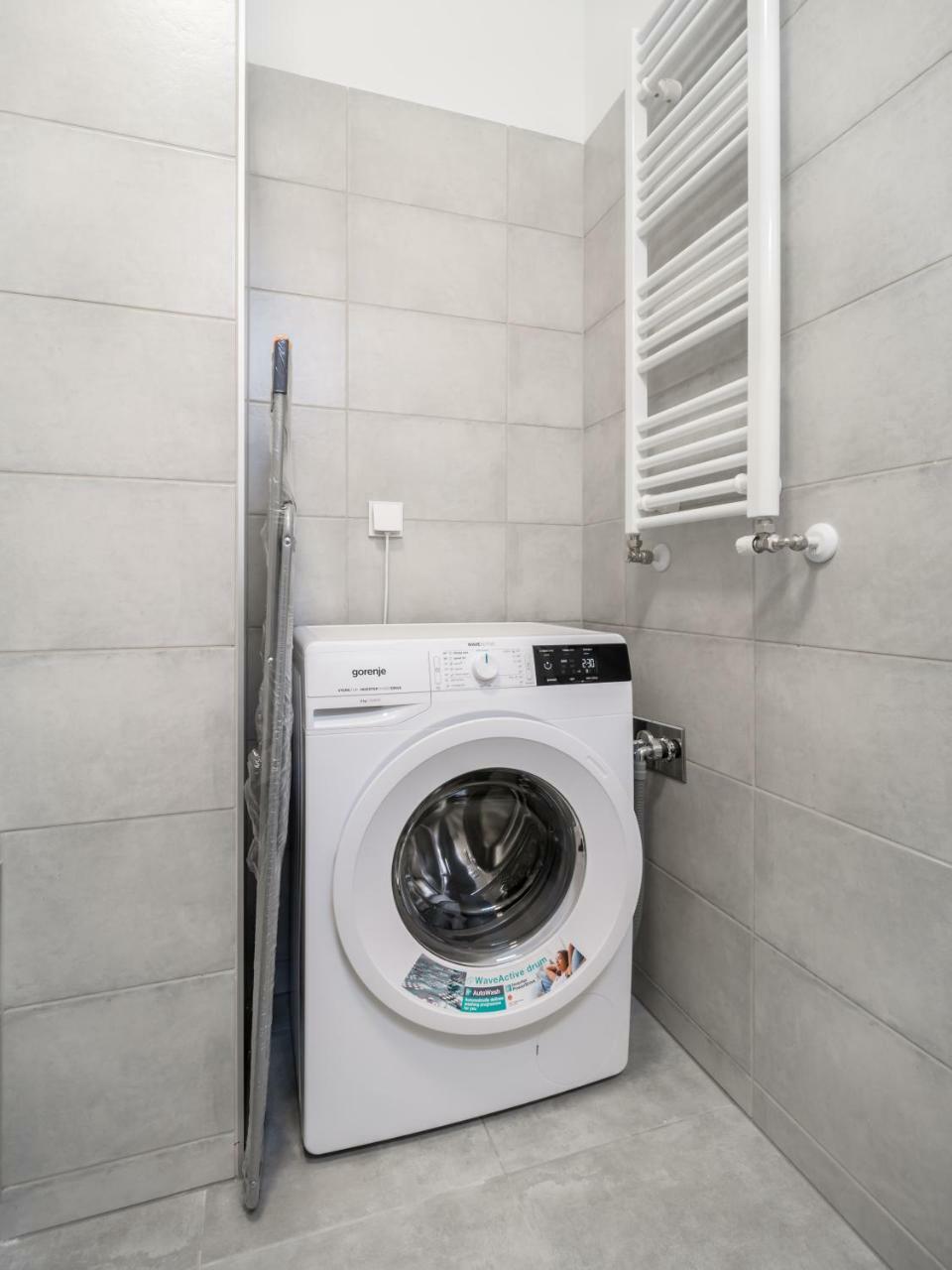 Bpr Chic White With Terrace & A/c & Garage Apartament *