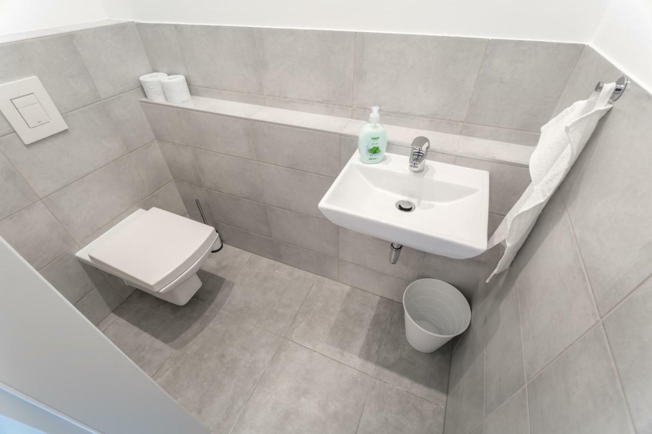 Apartament Bpr Chic White With Terrace & A/c & Garage
