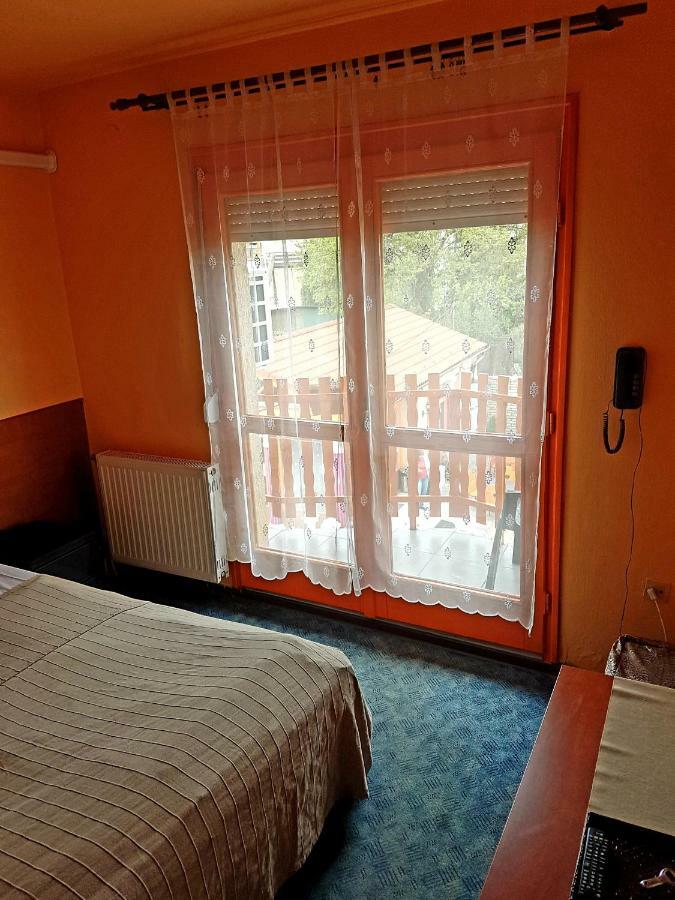 Attila Hotel 2*