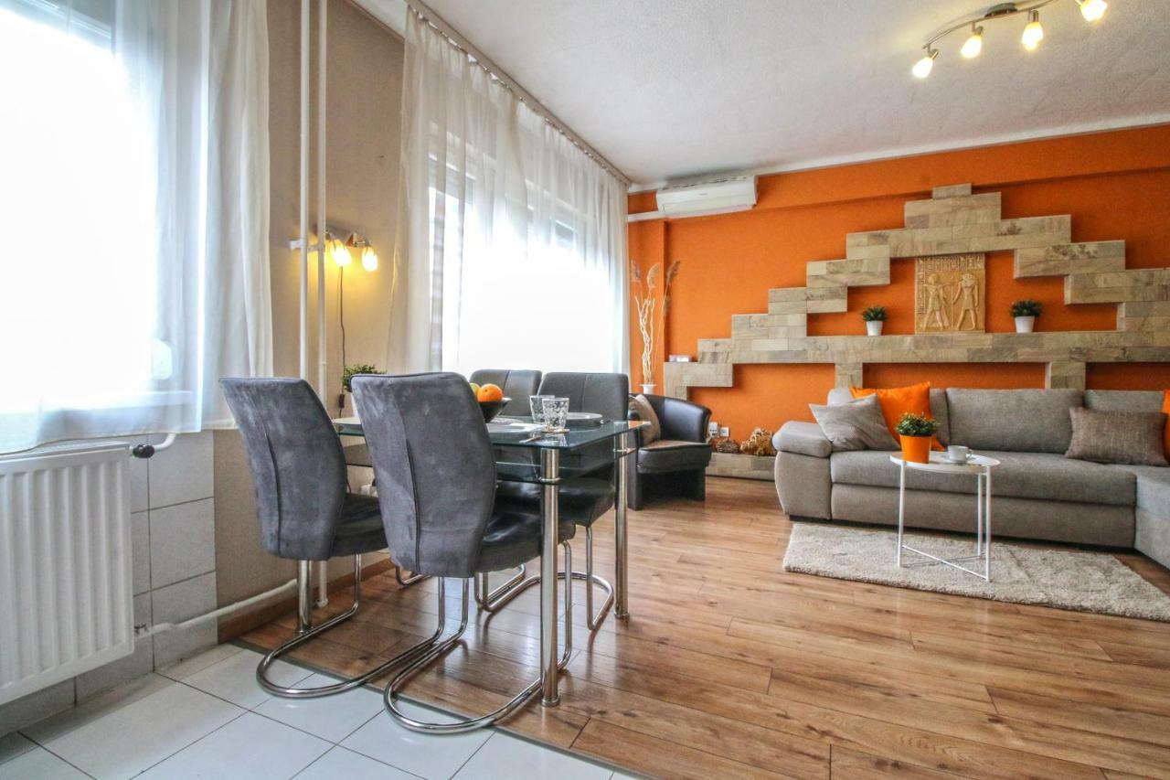 Narancsvirag Apartman *