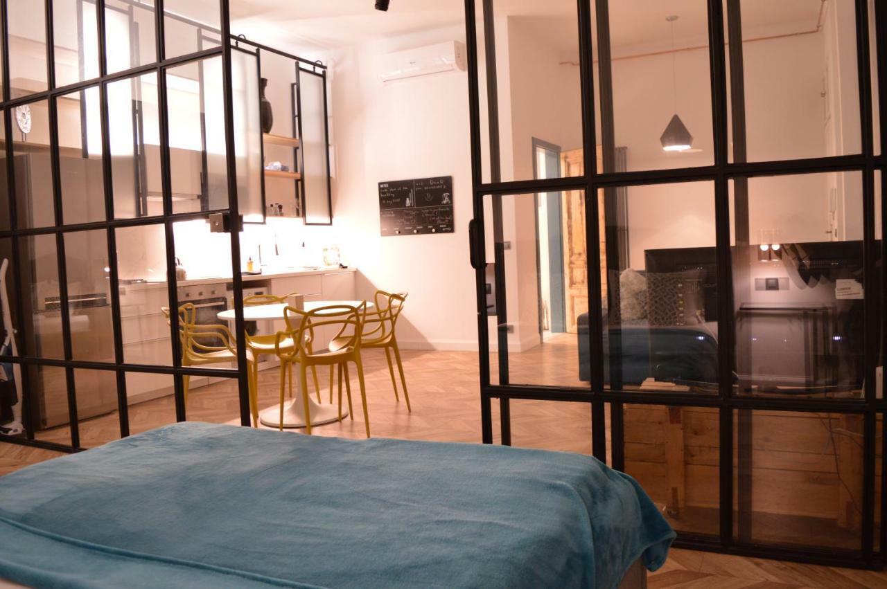 The Deak Cube Apartamento