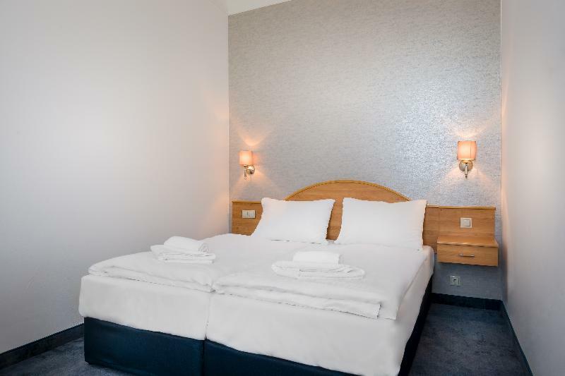 Golden Park 4*