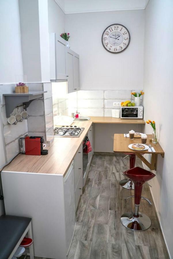 Worosmarty Studio - Center *