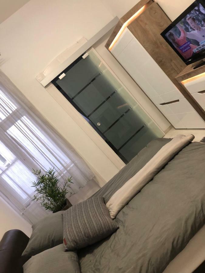 Feherhajo 12-14 * Budapeszt