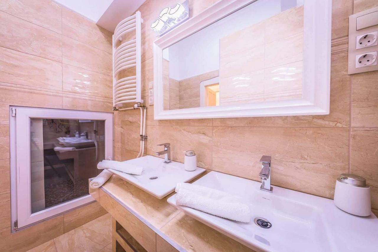 Pure Luxury *