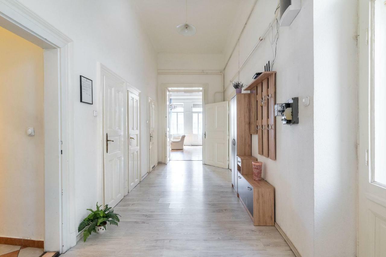 Izabella * Budapest